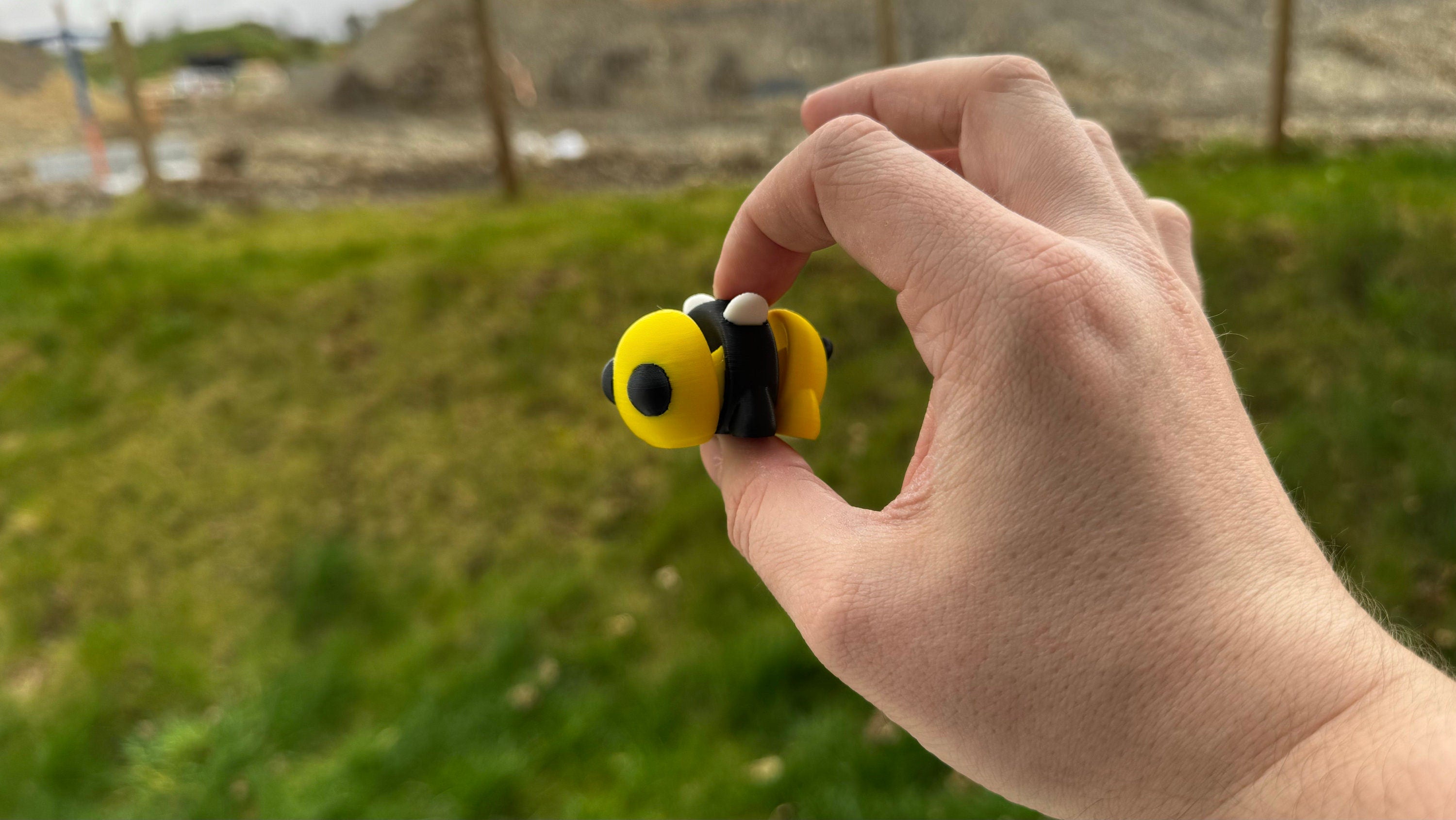 3D Printed Baby Bee Fidget Toy: Articulated Collectible