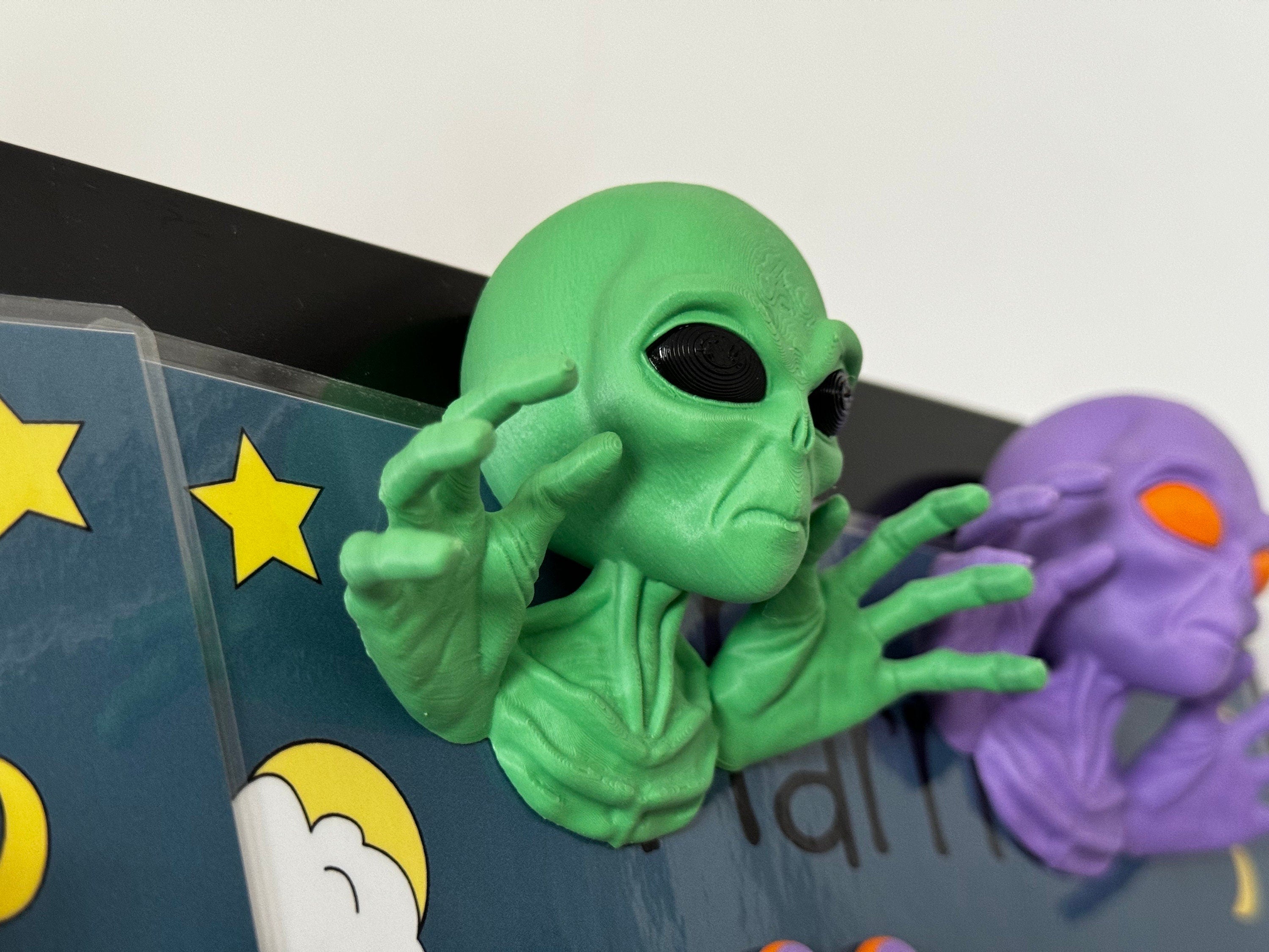 3D Printed Alien Fridge Magnet: Customizable Colors