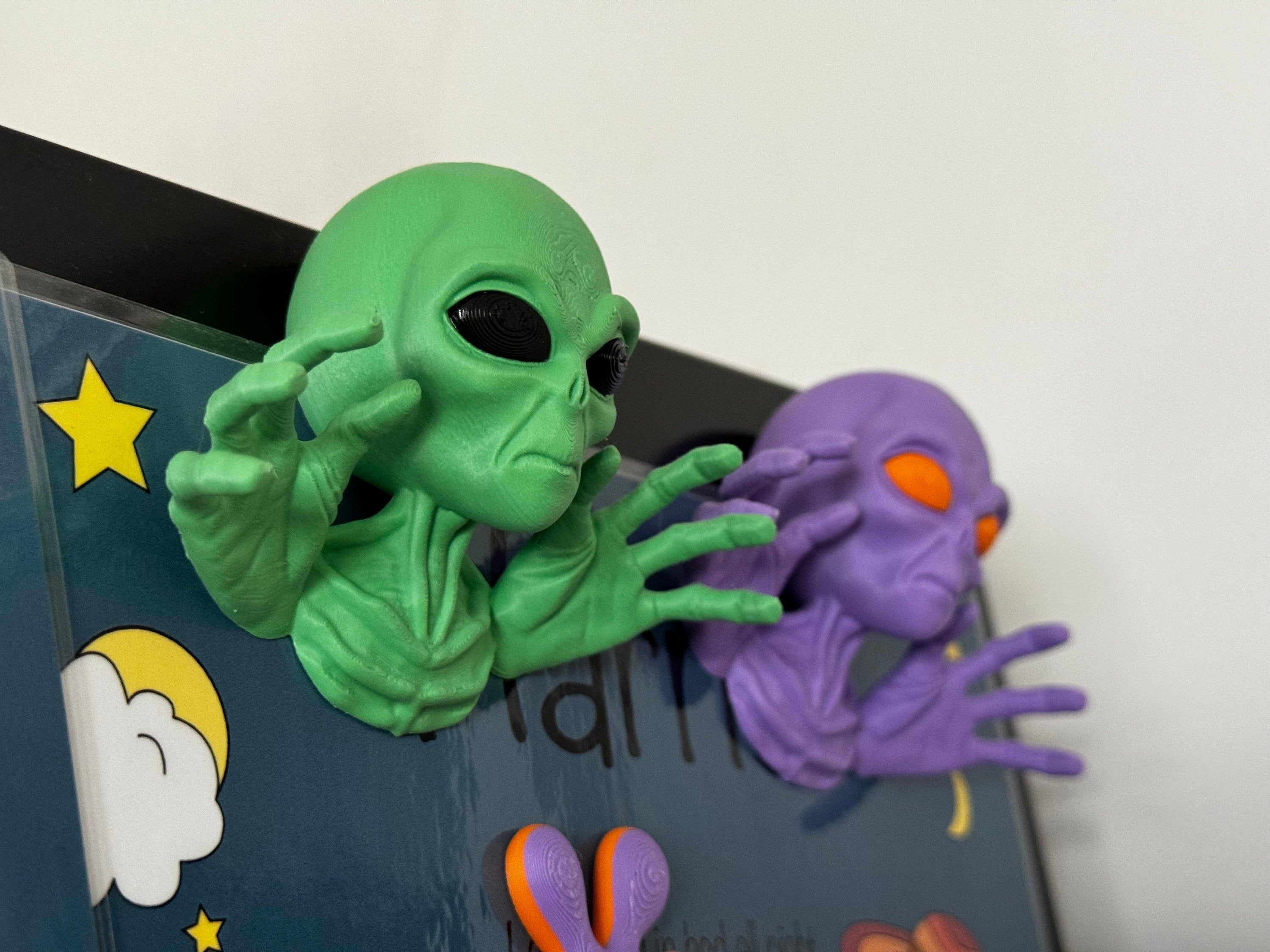 3D Printed Alien Fridge Magnet: Customizable Colors